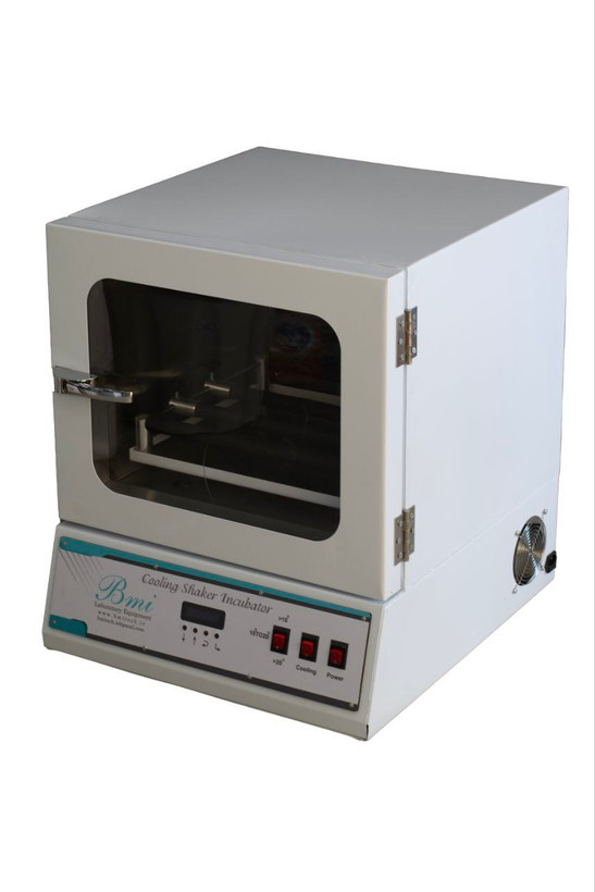 شیکر انکوباتور یخچالدار ۷۵ لیتری با کنترل دقیق دما